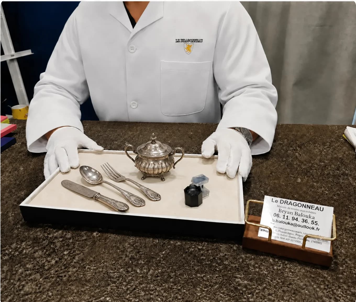Argenterie et objets en argent présentés pour expertise chez Le Dragonneau